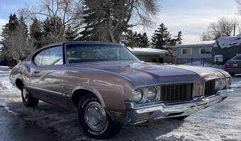 Oldsmobile Cutlass Holliday 1970