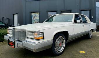 Cadillac Brougham  1989