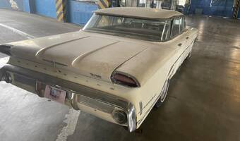 Oldsmobile 88 Dynamic 4 door flattop 1960