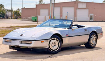 Chevrolet Corvette | 5.7 V8 | Manuál | 23 542 mil 1986