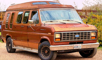 Ford Econoline E-150 5.0 V8 | Classic Coach 1984
