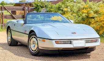 Chevrolet Corvette C4 | 5.7 V8 | Manuál 23 560mil 1986